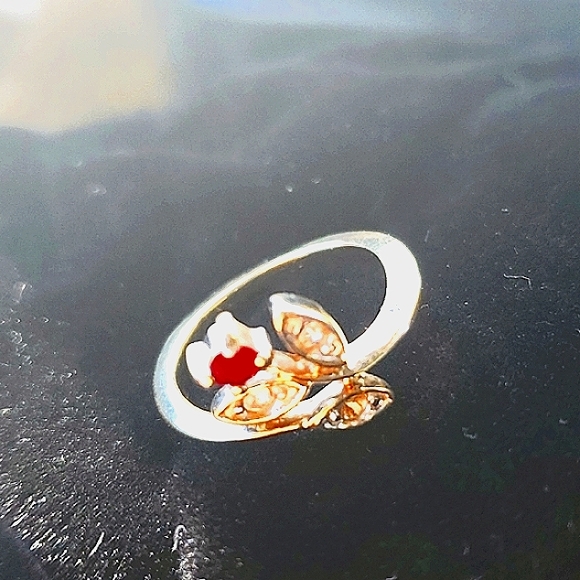 Avon Vintage Ring - Picture 2 of 7